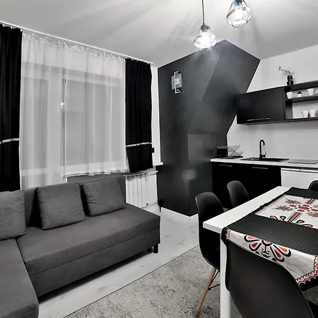 Czarna Perla Z Balkonem 斯扎法拉瑞
